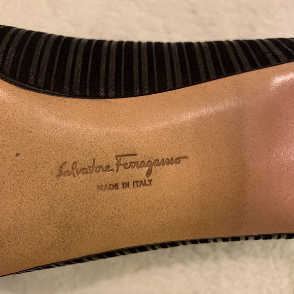 Ladies Ferragamo Shoes - Picture 5 of 7